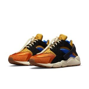Nike Women's Air Huarache Sneaker Campfire Orange Size 7